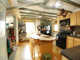 2563 N. Gordon Pl.