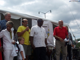 (left to right) Mayor Barrett, Vel Phillips, Bruce Keyes, Hank Aaron, Governor Doyle