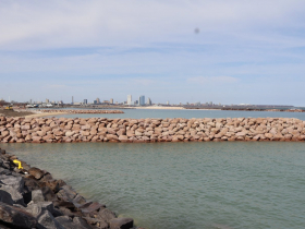 Southern breakwater South Shore Park beach