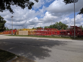 the-north-side-of-w-schlinger-avenue-is-mostly-commercial-2