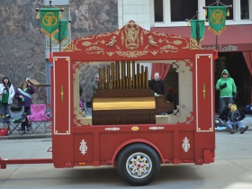 Whistles on Wheels