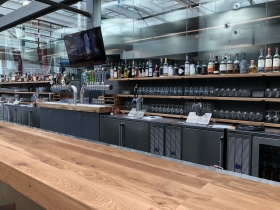 Glass + Griddle Bar at The 42