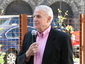 Tom Barrett