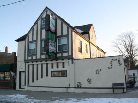 Pat's Niche Pub & Grub,