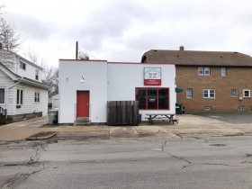 Tenuta’s To Go, 3902 S. Whitnall Ave.