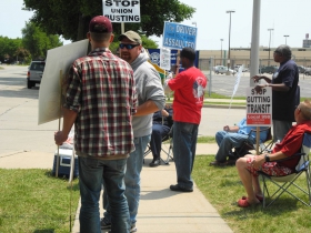 MCTS Picketers