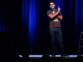 Kumail Nanjiani.