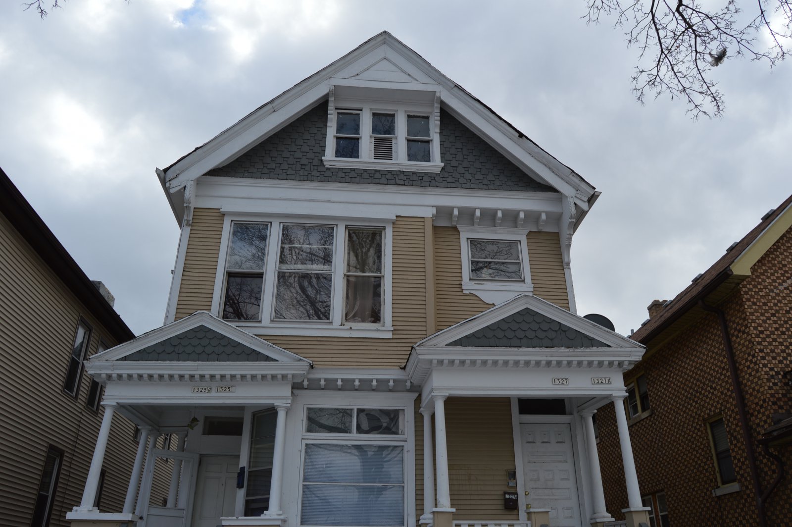 1325-27 W. Mineral St.