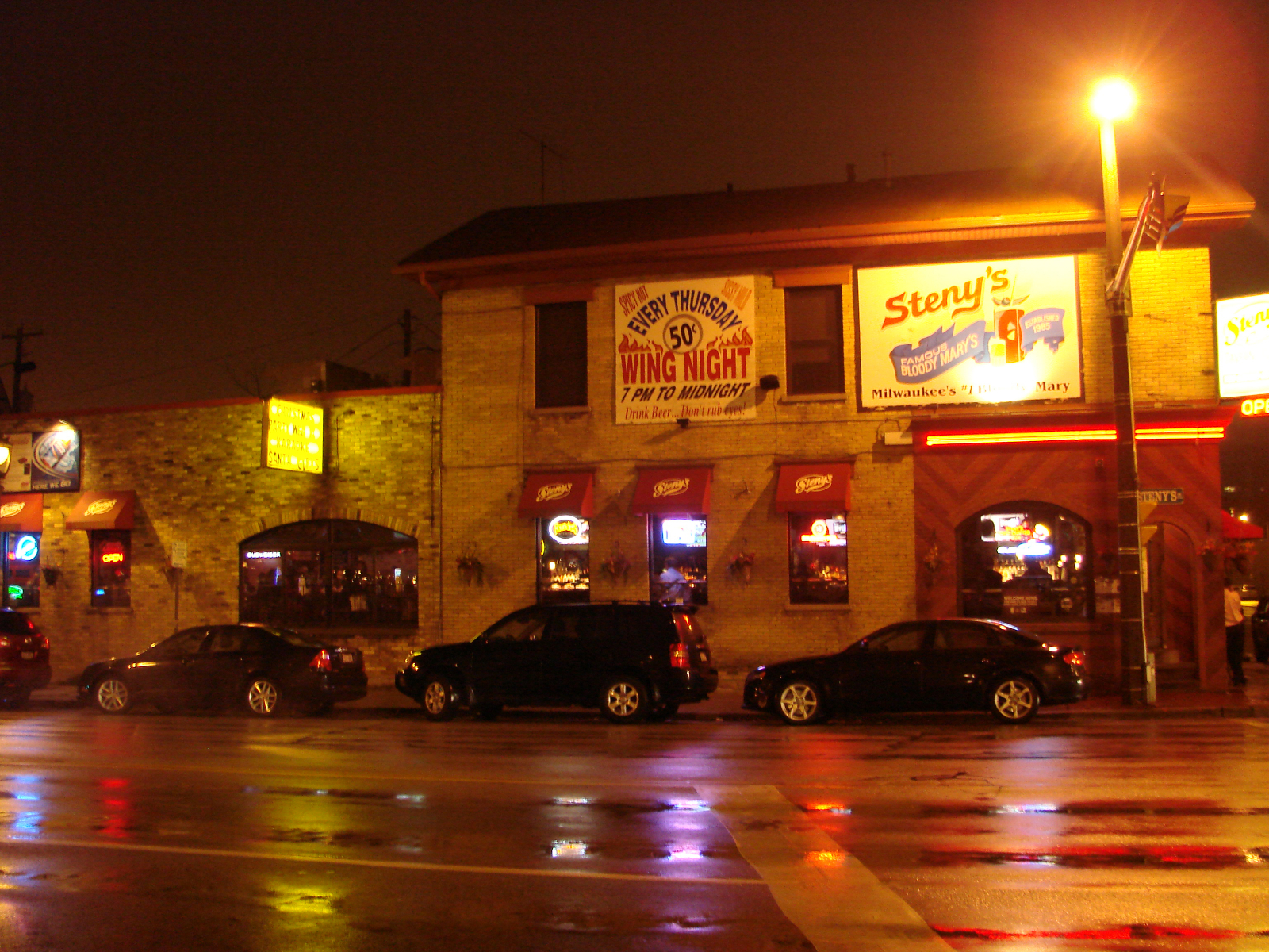 Taverns: How Steny’s Helped Revive Walker’s Point