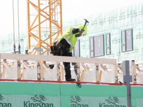 THIRTEEN31 Place Construction Worker