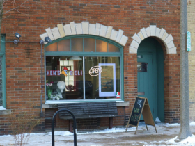 Hen's Deli