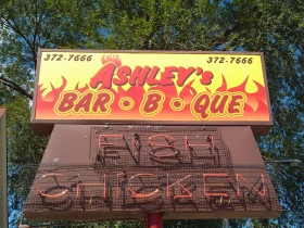 Ashley's Que.