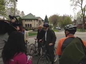Ald. Kovac and Mayor Barrett get ready to ride.