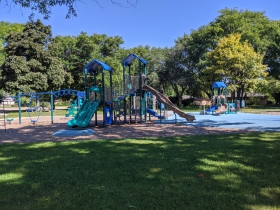 Wedgewood Park sidewalk tot lot