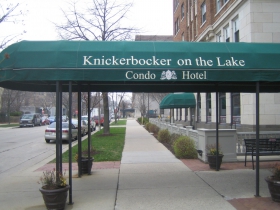 Knickerbocker On The Lake