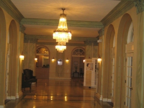 Inside the Knickerbocker On The Lake
